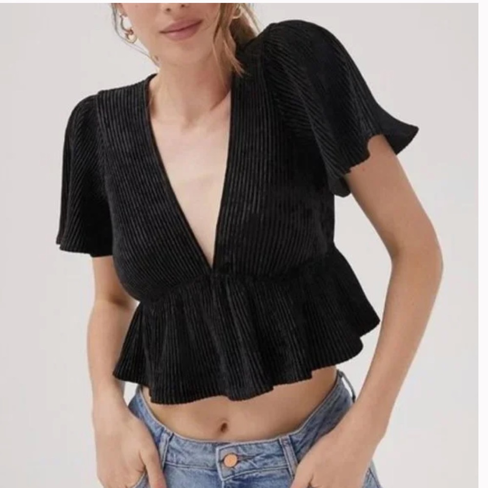 Urban Outfitters Smitten Ribbed Peplum V Neck Top in Black